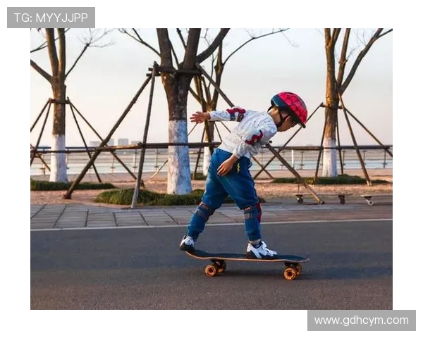 武汉滑板队的边路渗透战术解析与实战应用探讨