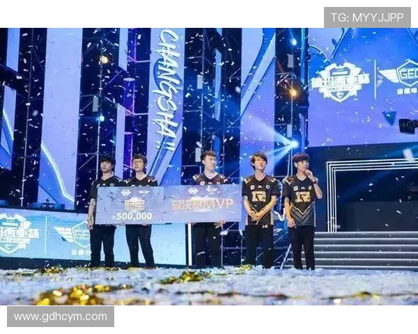 深入分析RNG在CSGO中的盯防策略与战术布局 深入分析RNG在CSGO中的盯防策略与战术布局