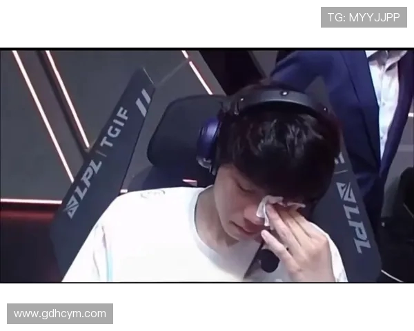 英雄联盟评论：BLG的包夹得失