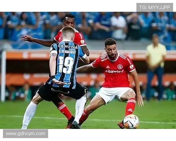 巴黎圣日耳曼迎战西布朗全力争胜展现球队实力与风采