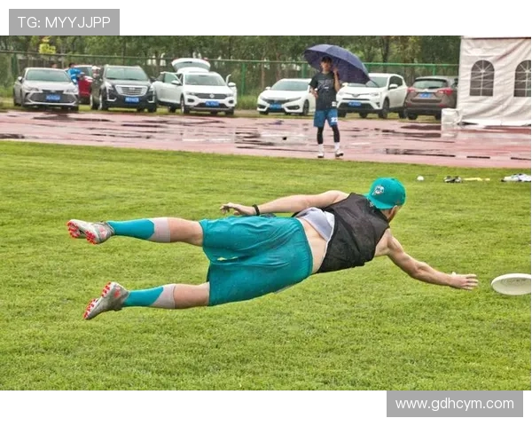 飞盘飞扬：深圳飞盘队的奋斗与成长历程全景记录