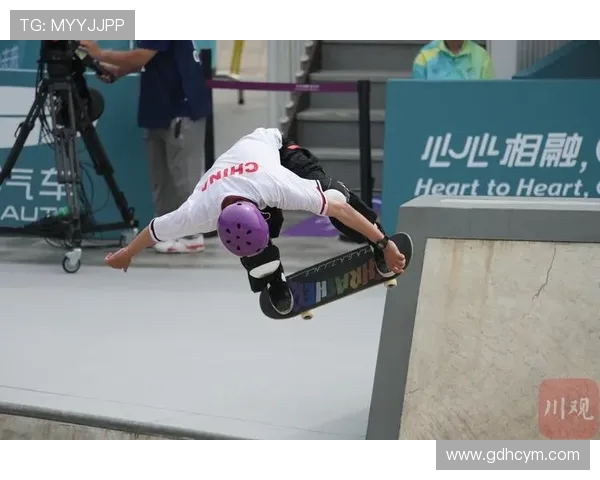 滑板战术解析:杭州滑板队边路渗透体系的创新与实践探讨 滑板战术解析:杭州滑板队边路渗透体系的创新与实践探讨