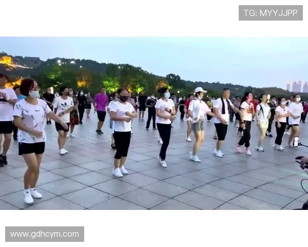 上海滑板队引领潮流新风尚探索节奏革新之路 上海滑板队引领潮流新风尚探索节奏革新之路